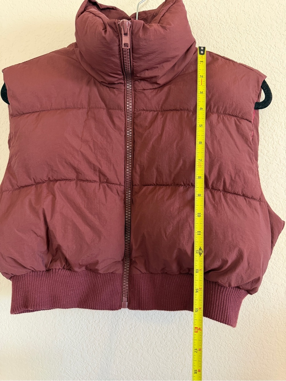 Women's Burgundy Cropped Puffer Vest - Sleeveless Zip Front - Picture 6 of 6